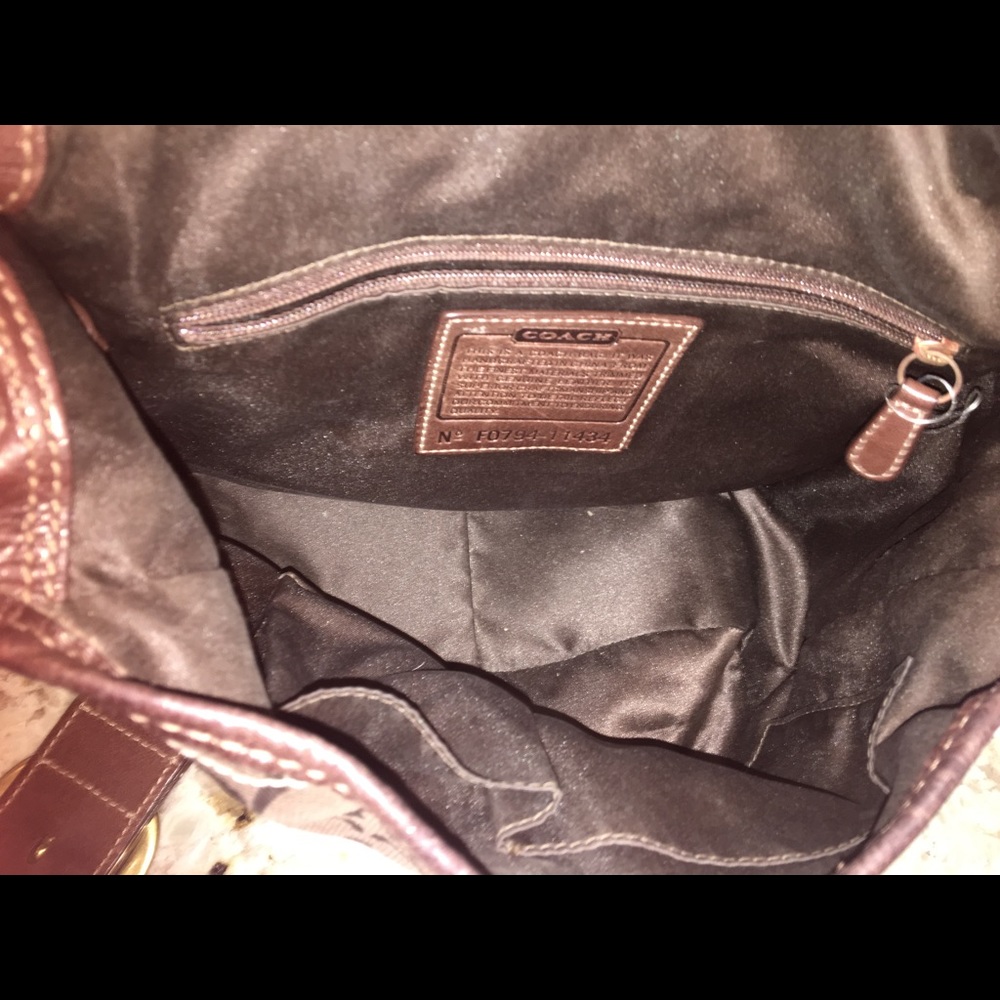 Coach Metallic Silver Leather Patterned Purse - image 7